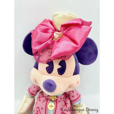 Peluche Minnie Mouse The Main Attraction 3 sur 12 Mad Tea Party Disney Store 2020 Édition limitée 43 cm