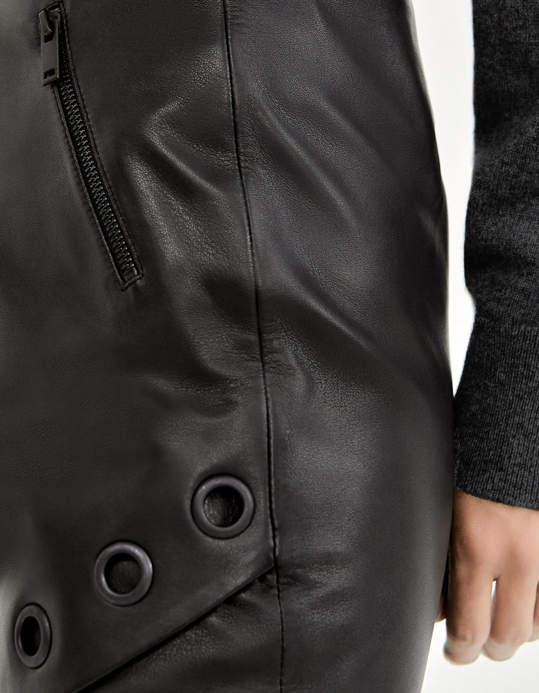 Pure Edition-Minijupe noire en cuir à œillets Femme