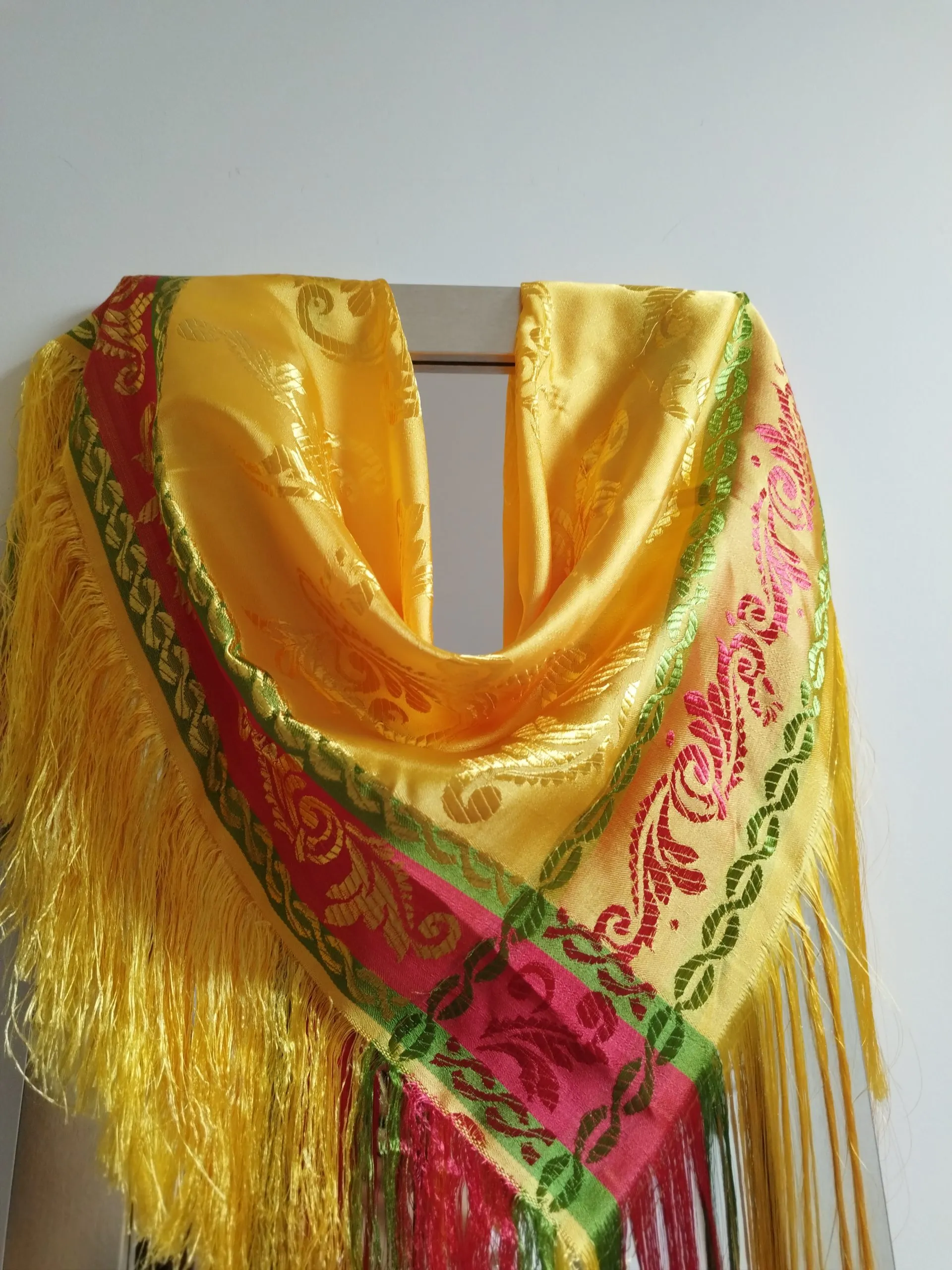 Sebniya - Foulard berbère traditionnel jaune - KANZY